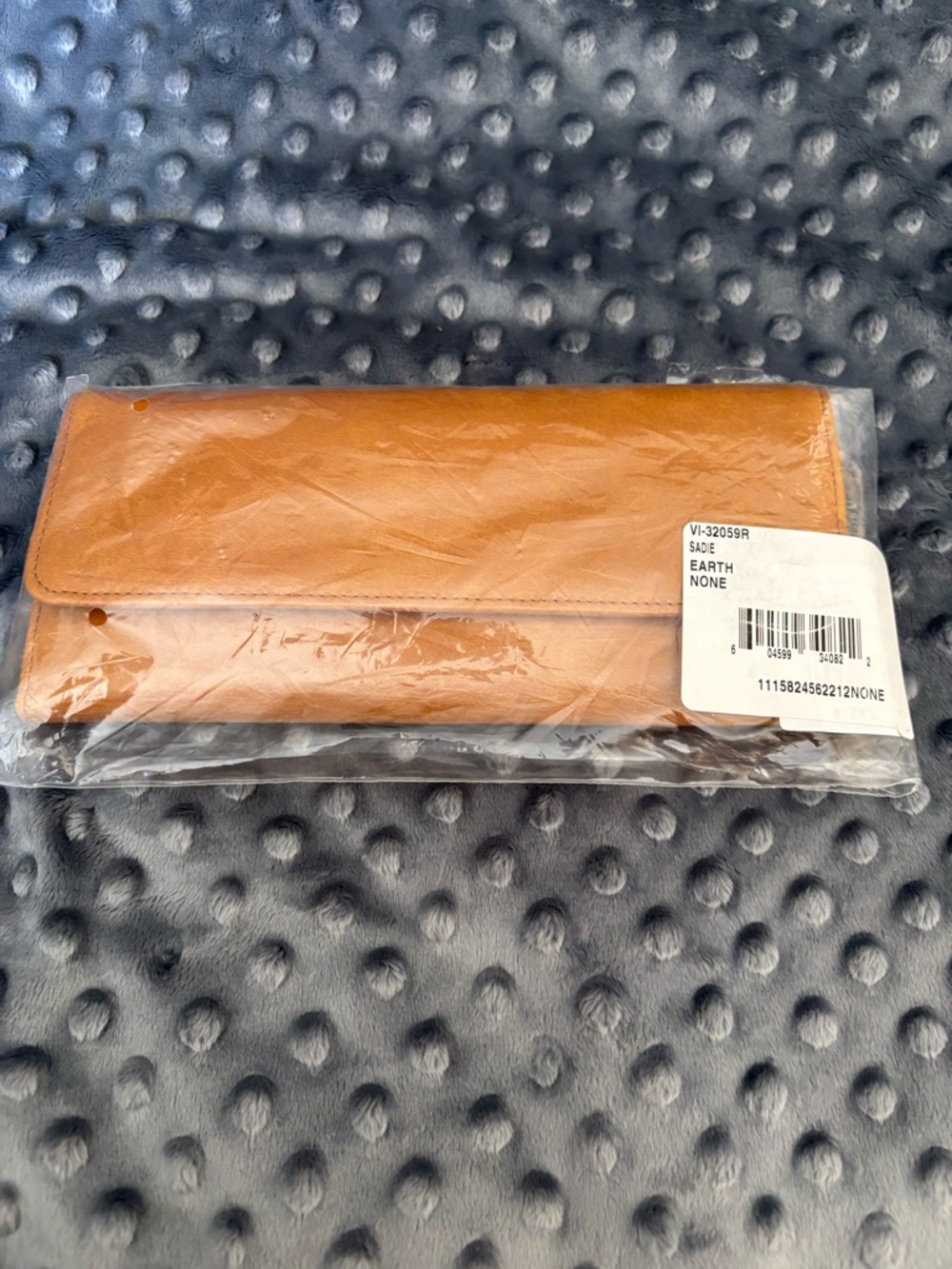 Brand New: HOBO Earth Tan Sadie Leather Clutch Wallet